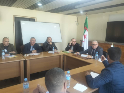 إجتماع السيد مدير الجامعة بأعضاء لجنة الخدمات الاجتماعية الخاصة بالأساتذة والعمال