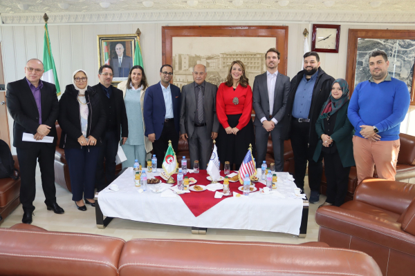 زيارة وفد السفارة الأمريكية إلى جامعة قسنطينة1