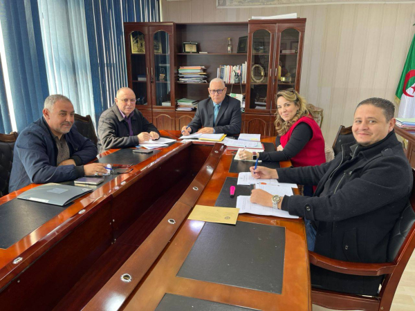 إجتماع تنسيقي بين الإدارة وممثلي نقابات الأساتذة والموظفين