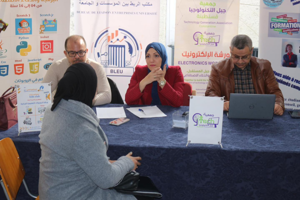 1جلسة مقابلات توظيف طلبة وخريجي جامعة قسنطينة